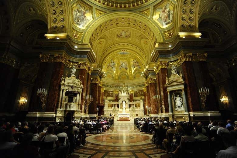 Intérieur de la Basilique Saint-Etienne