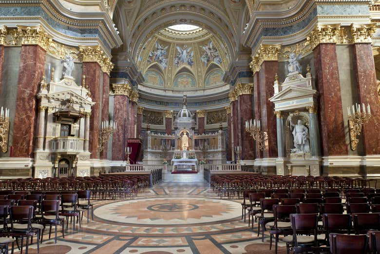 Intérieur de la basilique